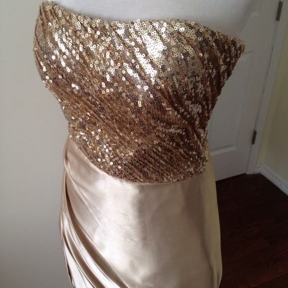 Gold dress - Picture 2 of 4