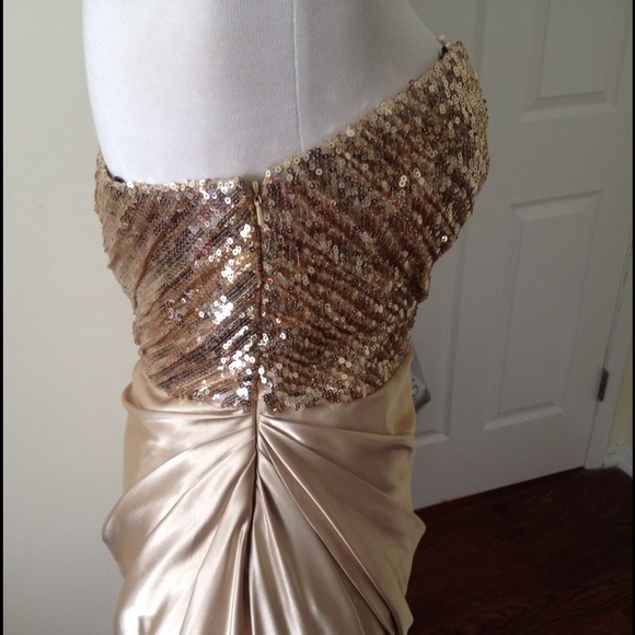 Gold dress - Picture 3 of 4