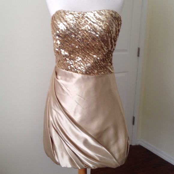 Gold dress - Picture 4 of 4