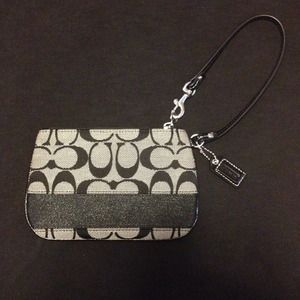 NWOT authentic  Coach wristlet