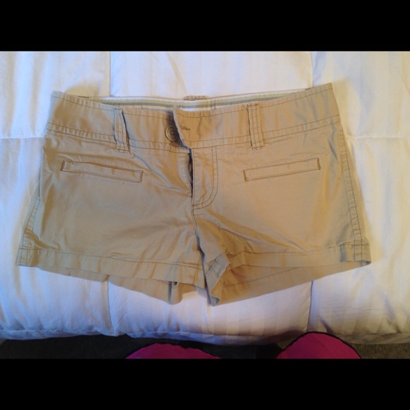 SOLD!!American Eagle Khaki-colored shorts
