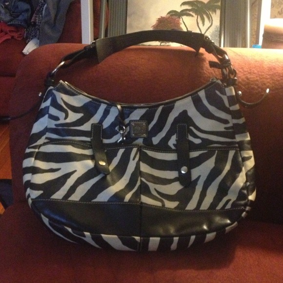 Reduced! Authentic Dooney & bourke satchel