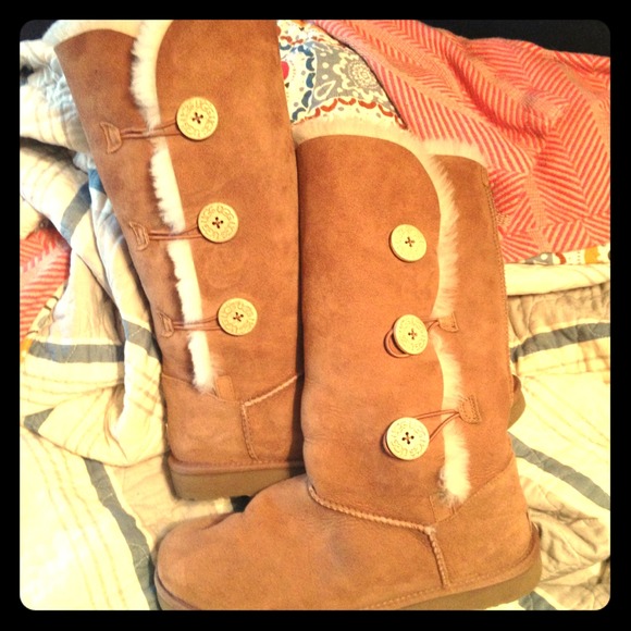 Chestnut Tall Bailey Button Uggs Size 11