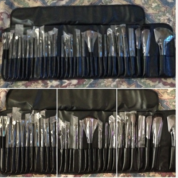 ❌Reserved❌32 Pcs. Makeup Brushes