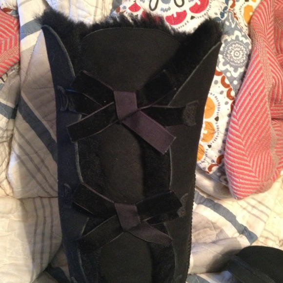 💰SOLD!!💰Tall black bailey bow Uggs - Picture 3 of 4