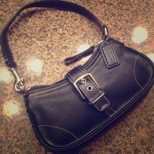 Coach Purse. Adorable & Compact