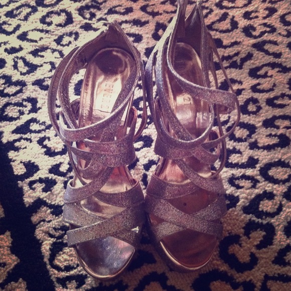 Forever 21 Shoes - (Hold for Allieboda) Forever 21 High heels pumps