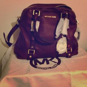 ❌Sold❌ Authentic Michael Kors crossover handbag