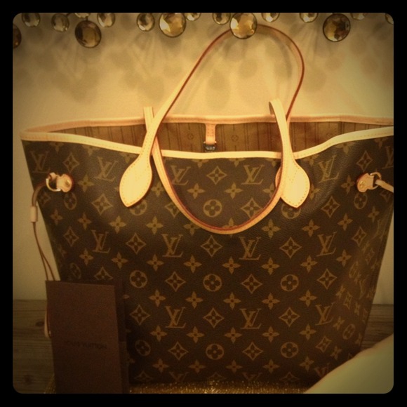 🎉SOLD🎉 Louis Vuitton Neverfull MM