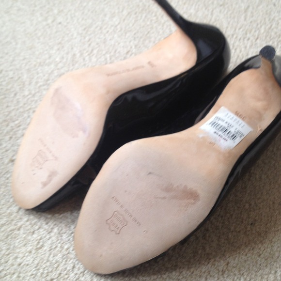 NWT Manolo Blahnik fantastic pumps! - Picture 4 of 4