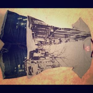 Romeo & Juliet couture tee with zipper in the back