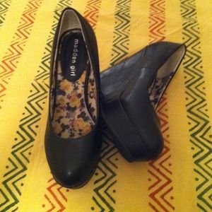 Madden Girl wedges