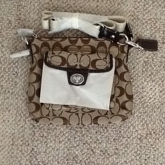 💯Authentic Khaki Cross body🌀FINAL REDUCTION🌀