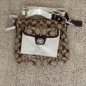 💯Authentic Khaki Cross body🌀FINAL REDUCTION🌀