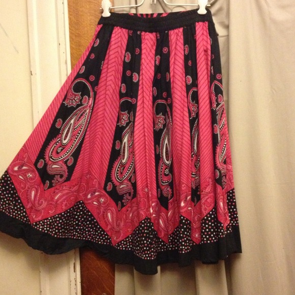 SOLD!!!!! Beautiful summer skirt