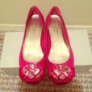 REDUCED! Beautiful hot pink flats ✨