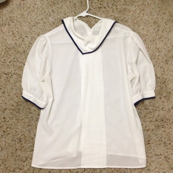 🚫HOLD🚫White loose top