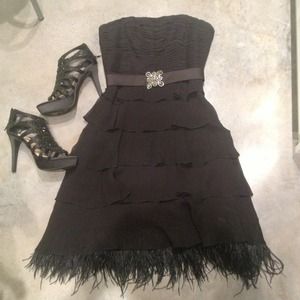 BCBGMAXAZRIA strapless tiered dress size 2
