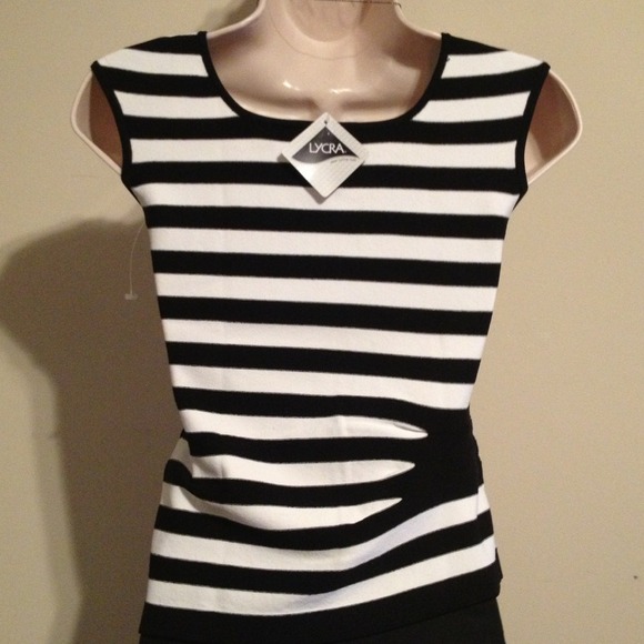 Venini casual black/white tank top. L 17" x B 28". - Picture 3 of 3