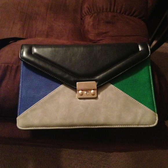 Color block clutch