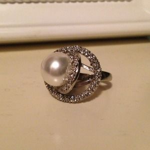 🚨 SOLD slv pearl cocktail ring and slv rose buds