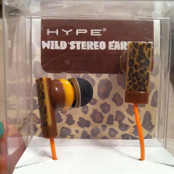 ✳SOLD✳!!!Animal Print Accessory bundle - Picture 3 of 4