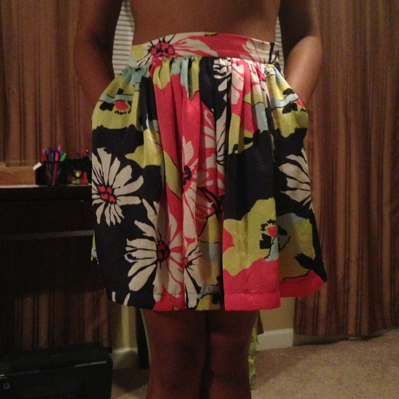Floral skirt with pockets
