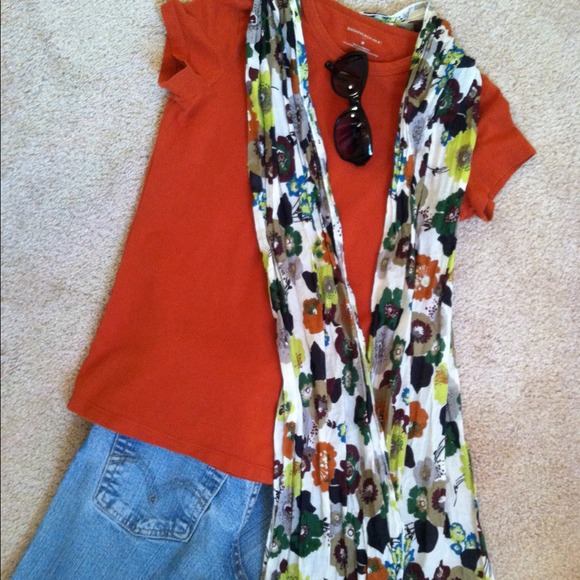 Cotton Floral Scarf - Picture 4 of 4