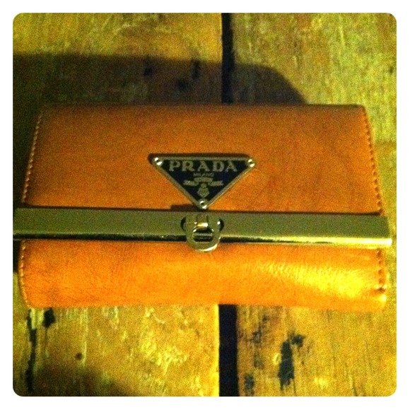 Vintage prada Milan wallet 🎀
