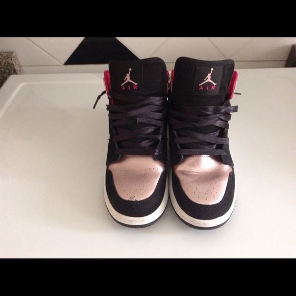 Air Jordan's 1 for girls.