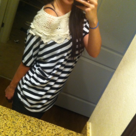 🚫 TRADED 🚫Black and white striped blouse - Picture 2 of 3