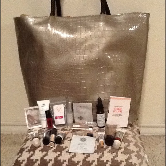 Neiman Marcus 26 beauty samples!