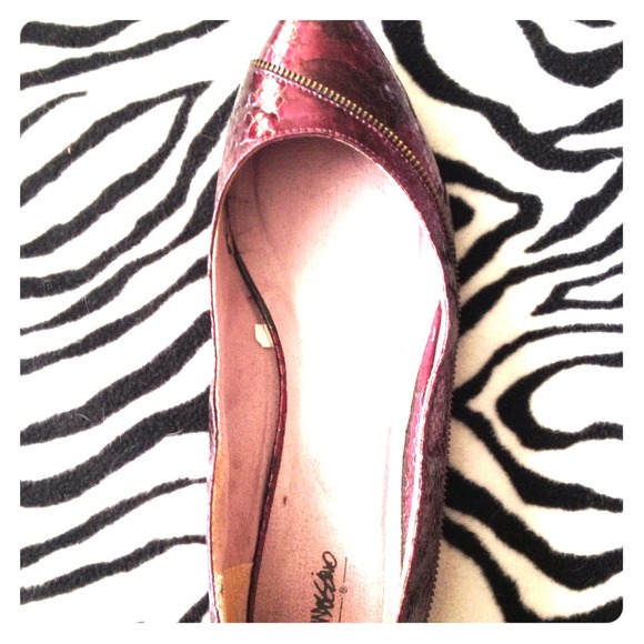 Maroon flats!!