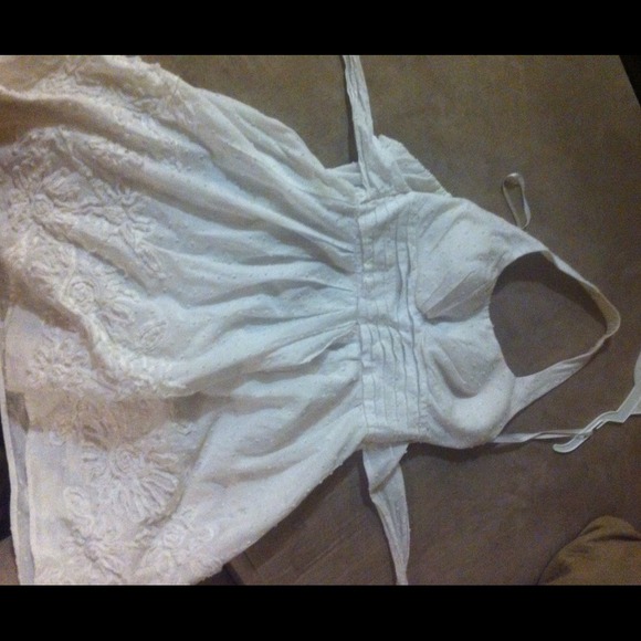 Beautiful white halter top dress - Picture 2 of 4