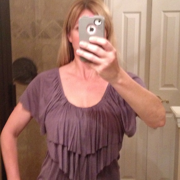 RESERVED FOR PAM! 🌺REDUCED NWOT charcoal top - Picture 3 of 4