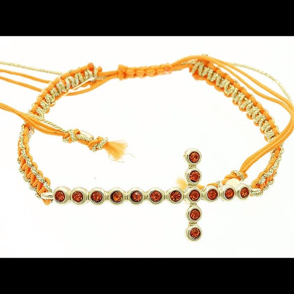 Adjustable cross bracelet
