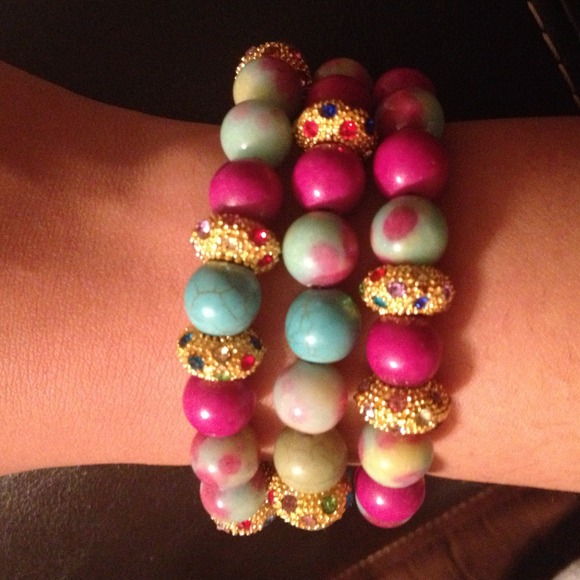 Handmade: These are a mix of glass & ceramic beads - Picture 4 of 4