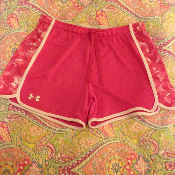 ❌SOLD!!❌ Pink and white Under Armour shorts