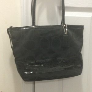 🎯Just Reduced🎯 Authentic Black Coach Handbag
