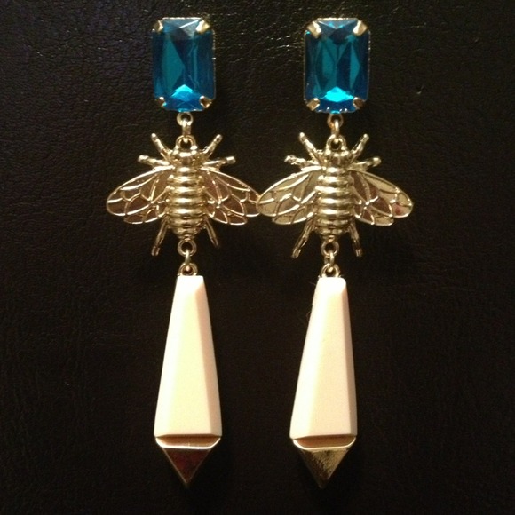 Beautiful earrings - Picture 2 of 2