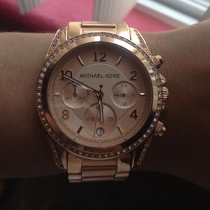 Michael Kors Mid size "Blair" watch in Rosegold.