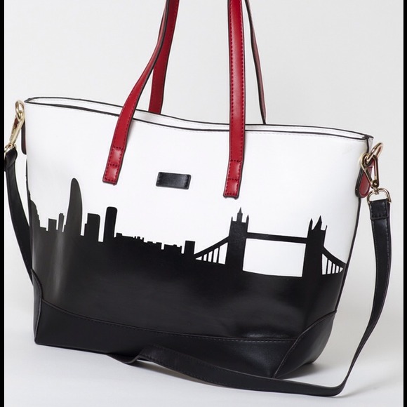 Gorgeous New City-Print Tote! 💖