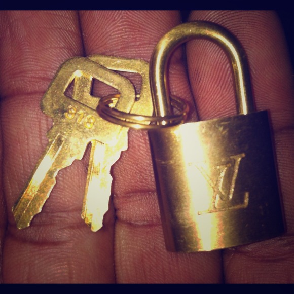 Authentic Louis Vuitton Lock and Key #318
