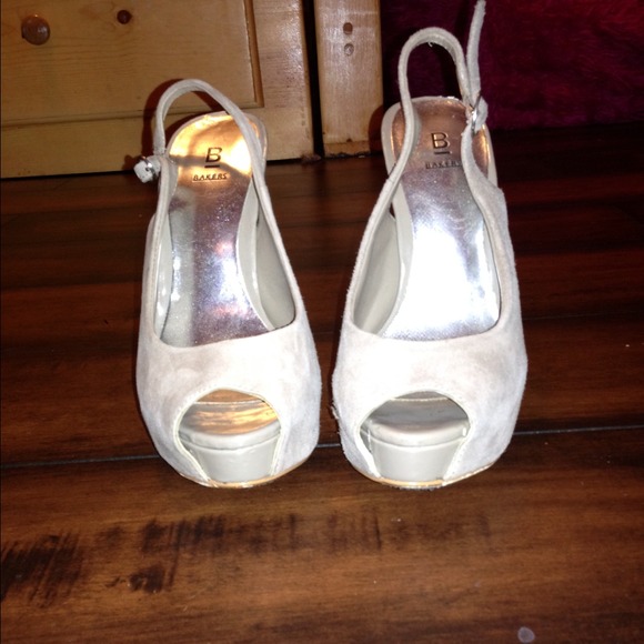 Heels - Picture 2 of 3