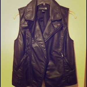 ❌SOLD❌‼️‼️F21 Brand New Leather Vest