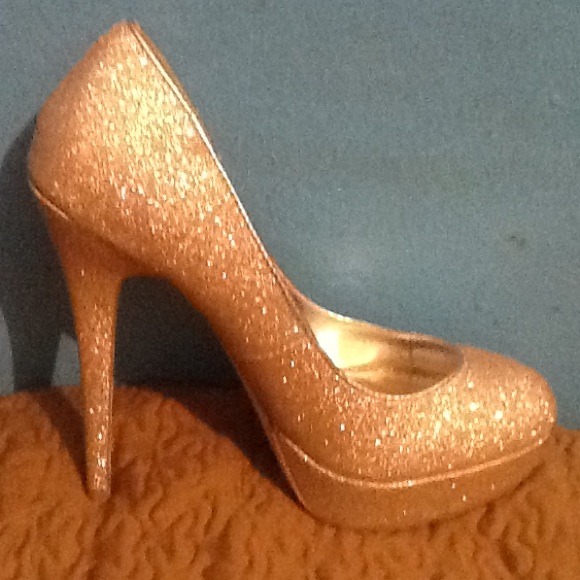 Gold-Shimmer J-Lo Platform