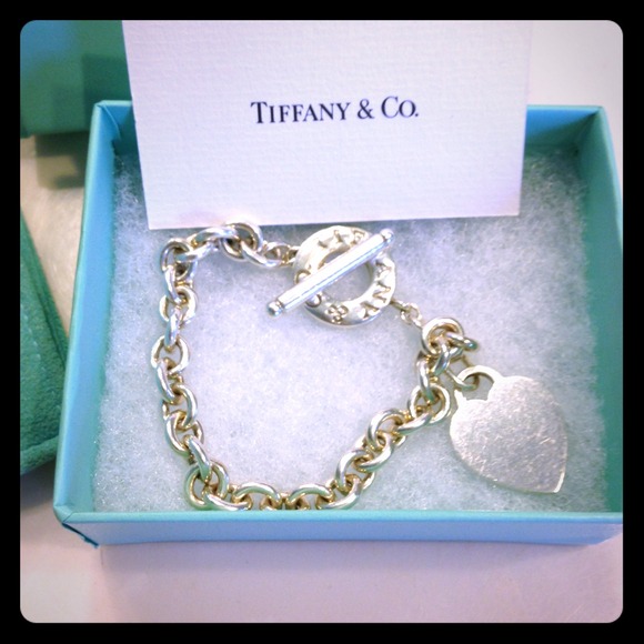 ❌❌SOLD❌❌Authentic Tiffany Co.Heart Toggle