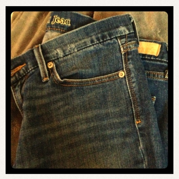 Levi's...🔴traded🔴