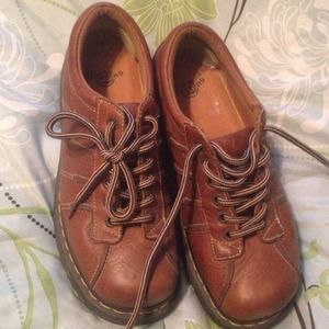 Womens Doc Martin brown leather shoes. REDUCED!