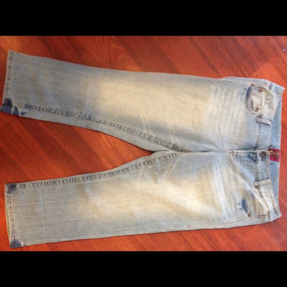 Torrid Light Wash Capri Jeans Sz 14